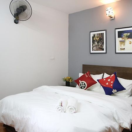 V-Studio Apartment 2 Ханой Екстериор снимка