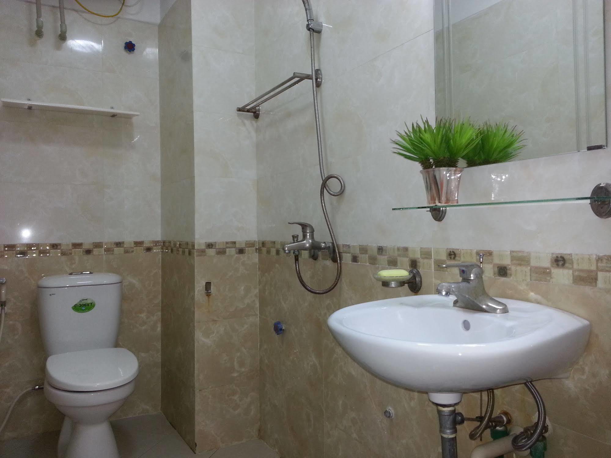 V-Studio Apartment 2 Ханой Екстериор снимка